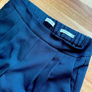 Aritzia Babaton Conan Cropped Pants Black size 2
